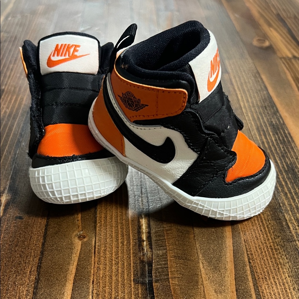 Jordan 1 "Shattered Backboard" crib shoe/bootie
